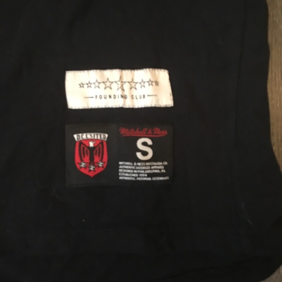DC United MLS Mitchell & Ness Short Sleeve Split Hoodie NWT Men's Small MSRP $65 - Picture 7 of 8
